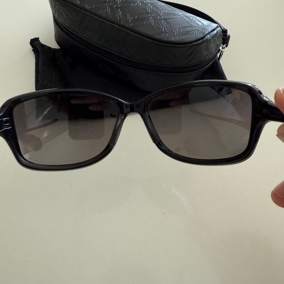 Oakley Glossy Black Sunglasses with Case - Picture 4 of 4